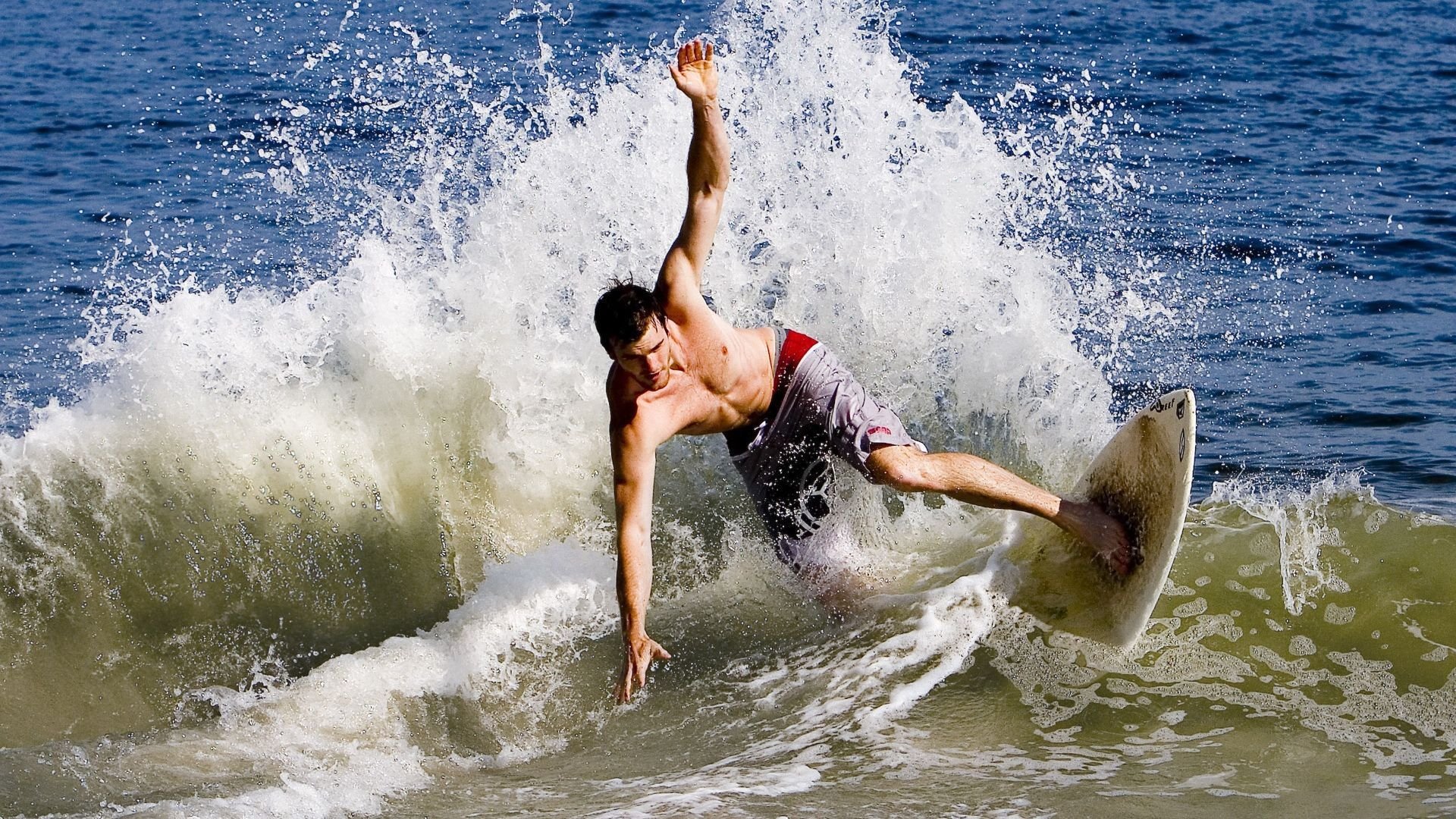 开云综合服务-罗德里荣膺金球奖，西班牙球员再度登顶，罗德里西班牙国家队
